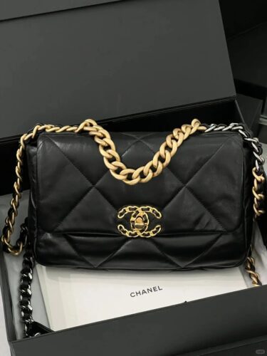 Chanel 19 Bag photo review