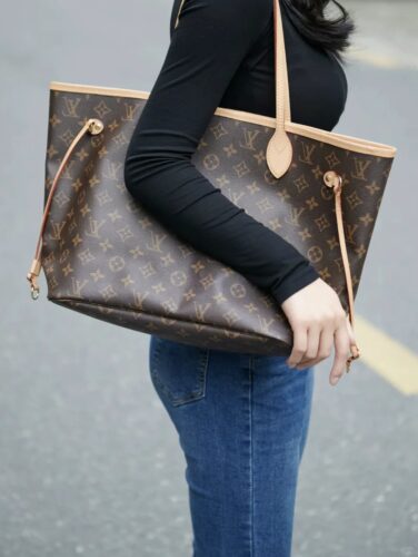 LV Neverfull MM photo review